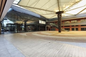 Gravit8 @ Klang South