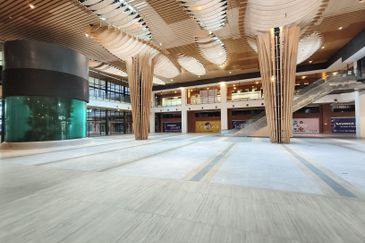 Gravit8 @ Klang South