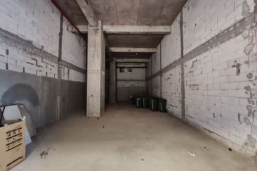 Gravit8 @ Klang South