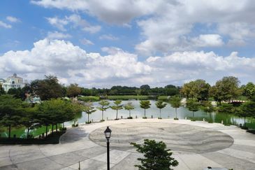 Gravit8 @ Klang South