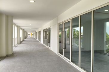 Gravit8 @ Klang South