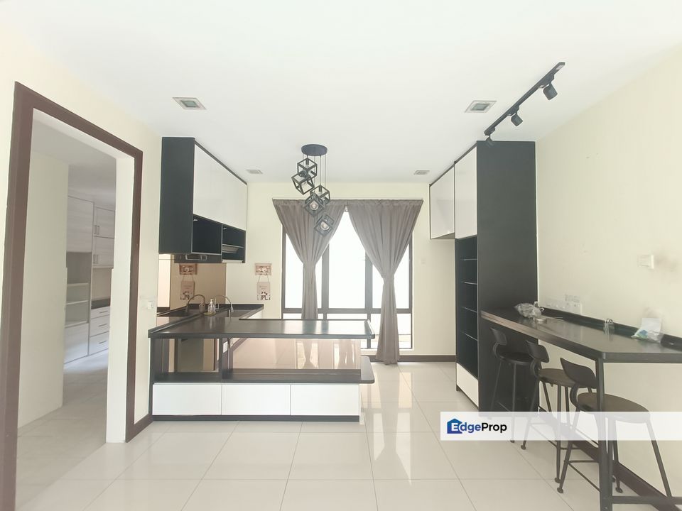 Partial Furnished Endlot Semi D House Cahaya Spk Shah Alam Seksyen U9 Dash, Selangor, Shah Alam