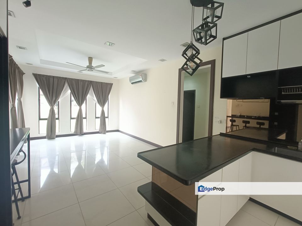 Partial Furnished Endlot Semi D House Cahaya Spk Shah Alam Seksyen U9 Dash, Selangor, Shah Alam