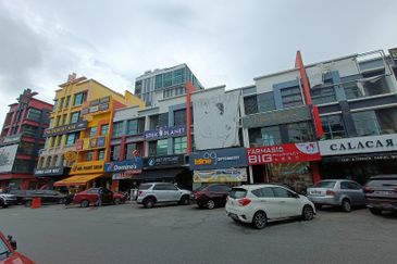 Alam Avenue 2