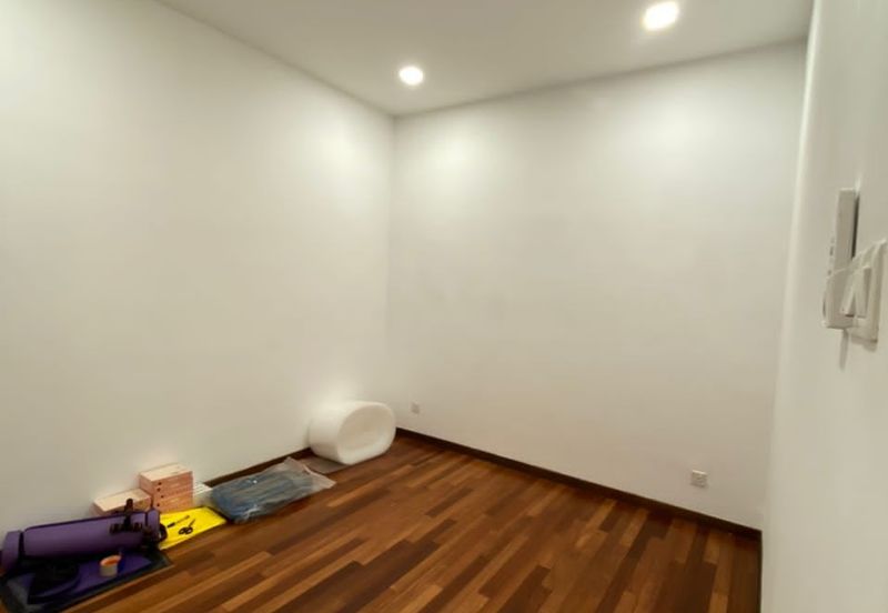 Renai Jelutong Residences