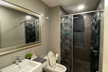 Renai Jelutong Residences