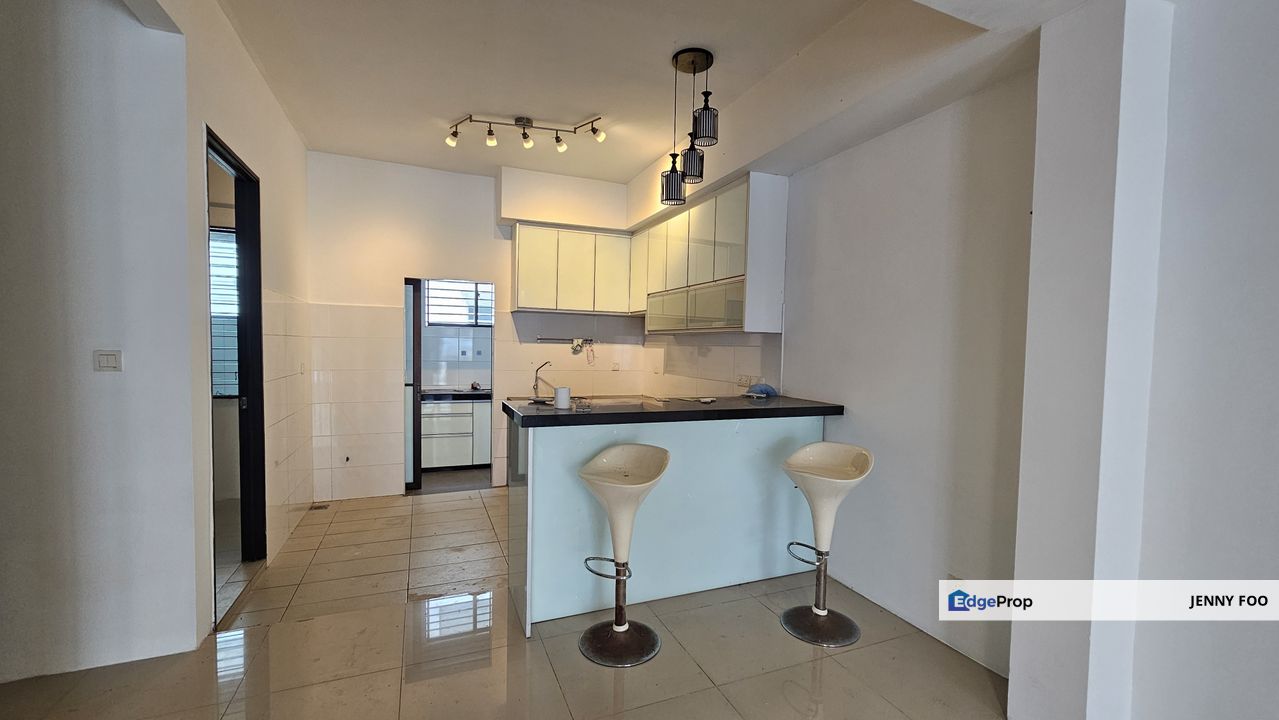 Kitchen 5aircon Ken Rimba Legian Teres House Shah Alam Sek16 Lrt 3 Ktm, Selangor, Shah Alam