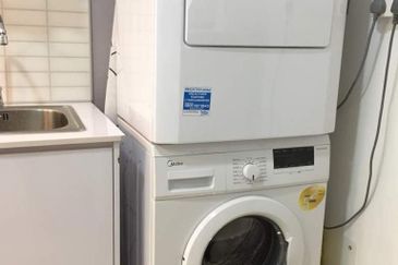 V12 Sovo (Menara Suria)