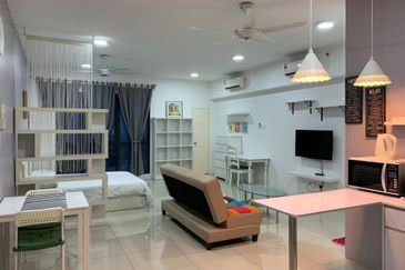 V12 Sovo (Menara Suria)