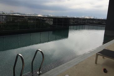 V12 Sovo (Menara Suria)