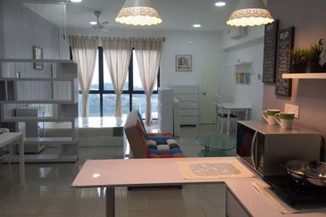 V12 Sovo (Menara Suria)