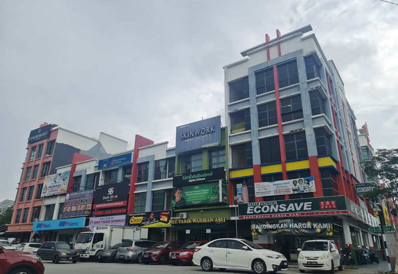 Alam Avenue 1