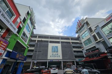 Alam Avenue 1