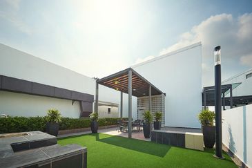 Renai Jelutong Residences