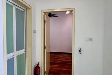 Renai Jelutong Residences