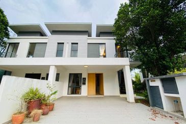 Taman Gembira, Jenjarom