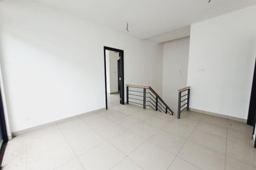 Cyberjaya - Green Enviroment Freehold ! Cornerlot !!