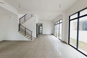 Cyberjaya - Green Enviroment Freehold ! Cornerlot !!