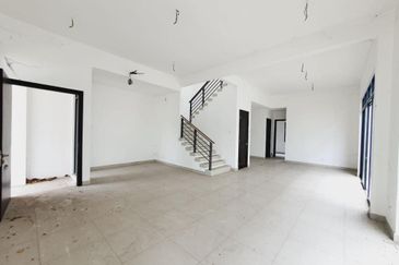 Cyberjaya - Green Enviroment Freehold ! Cornerlot !!