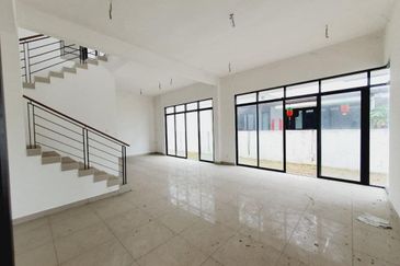 Cyberjaya - Green Enviroment Freehold ! Cornerlot !!