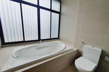 Cyberjaya - Green Enviroment Freehold ! Cornerlot !!