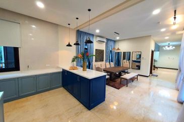 Cyberjaya - Semi D Big House ! Freehold