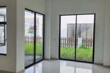 Cyberjaya - [Facing Golf field] Double Storey SemiD 35x100 [Last 1 Unit] First Come First Serve