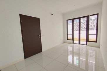 Cyberjaya - Loan reject Corner lot ! Fast !