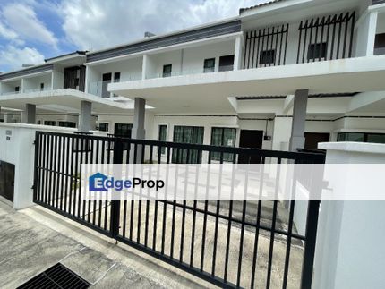 Serdang - GAJI 3.5K /Dpt 2Tgkt Rumah 3150sqft Freehold , Selangor, Seri Kembangan