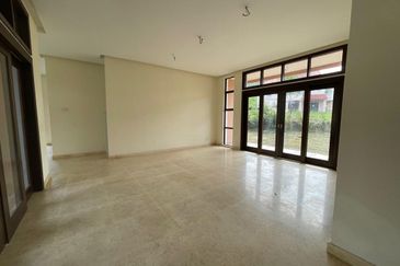 MANTIN MANTIN MANTIN ! Freehold with big land!