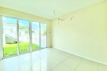 MANTIN - Corner lot <Freehold> Gated Guarded 