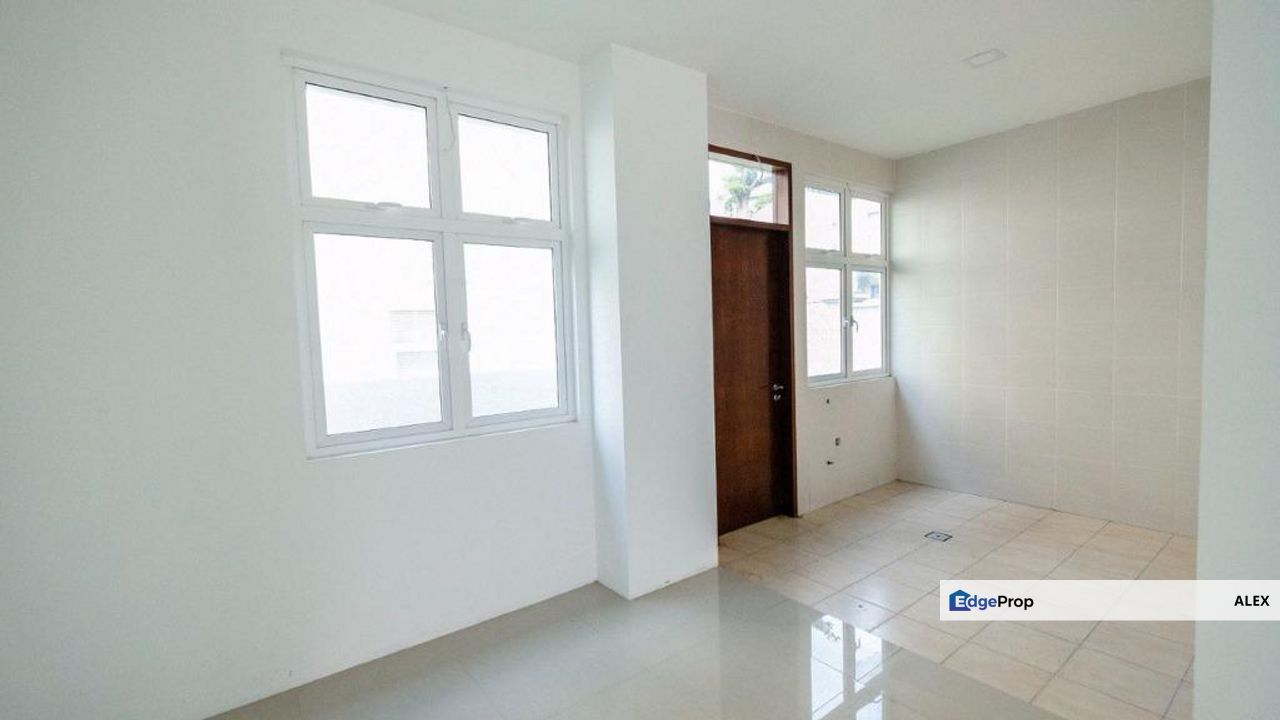 0%Down Payment! Double Storey 26x85 Free HOC, Negeri Sembilan, Nilai