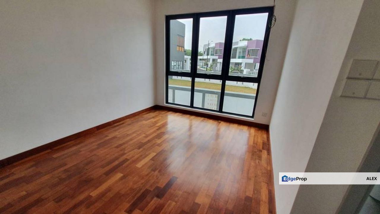 Nilai [Bumi Lot] Bulanan Bayar RM1.7K Freehold, Negeri Sembilan, Nilai