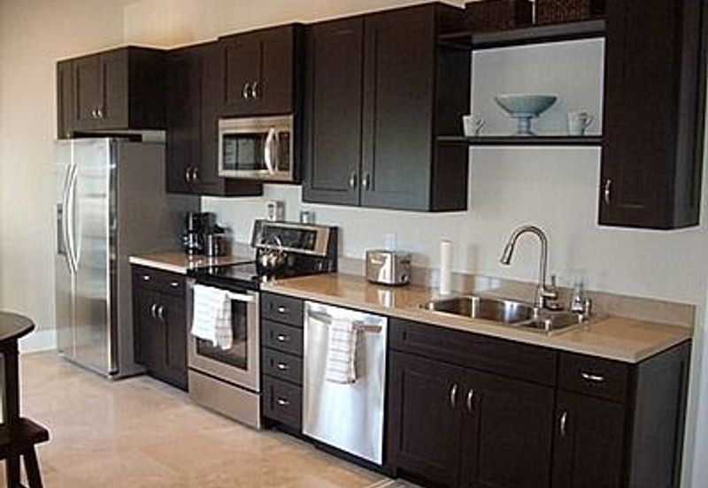 Bandar Enstek (Timur)