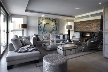 Bandar Enstek (Timur)