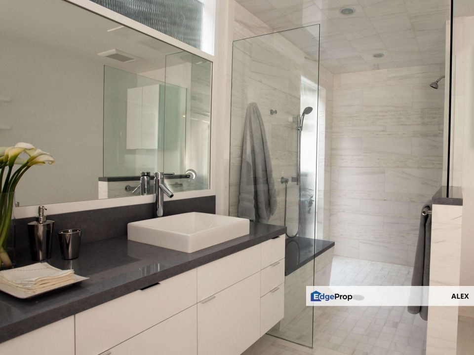 Monthly Only RM1.9K!！Freehold 27x80Full Loan, Selangor, Sepang