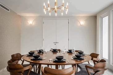 Bandar Enstek (Timur)