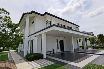 Taman Tasik Semenyih (Lake Residence)