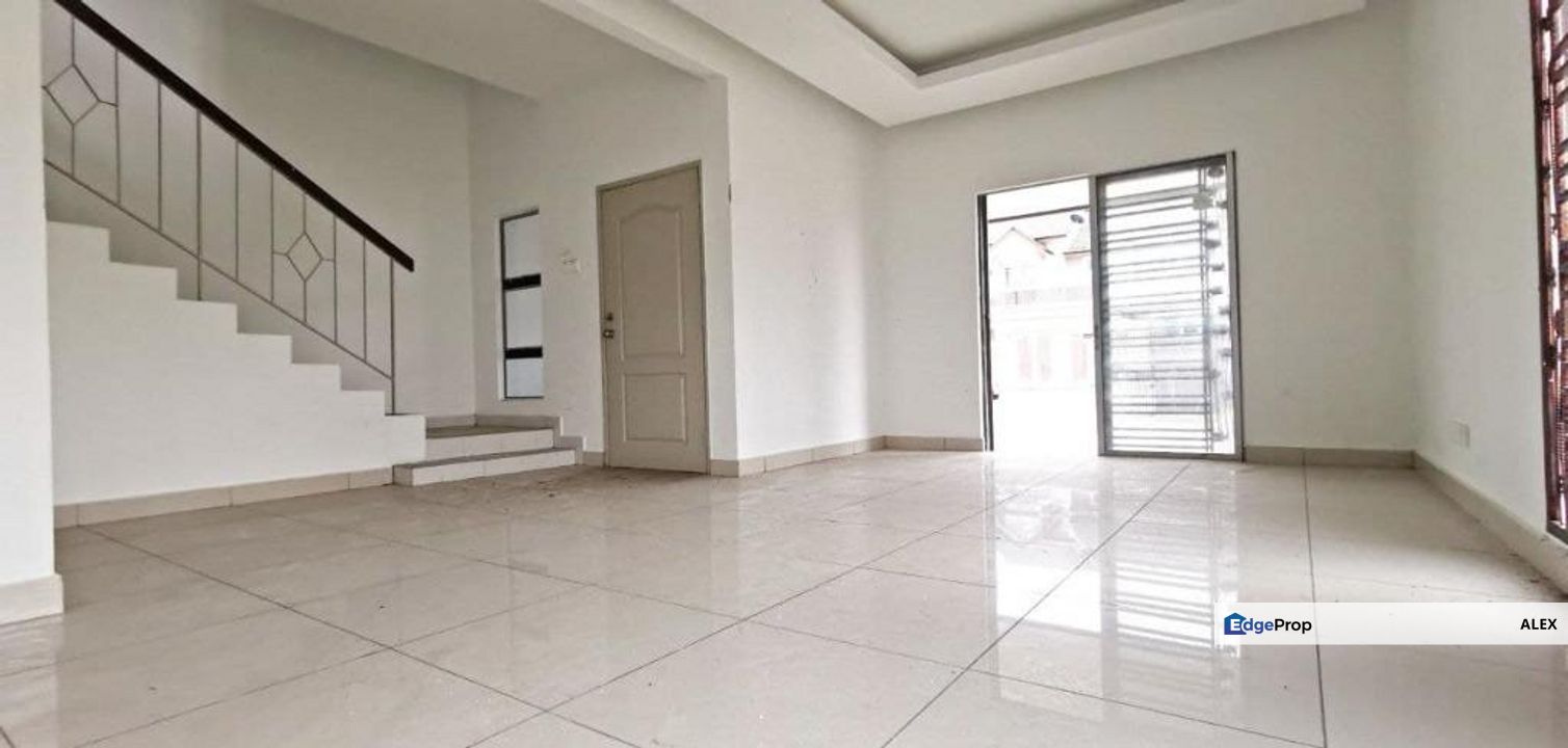 [Cash Back 30k] 24x75 2Sty Freehold Near Nilai, Negeri Sembilan, Nilai