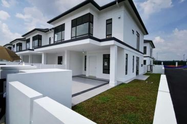 Taman Bunga Raya, Sepang