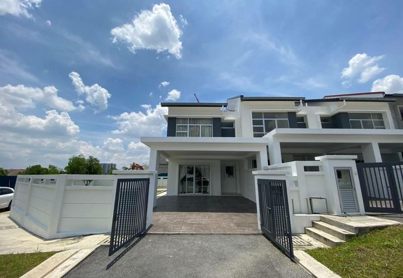 Taman Baiduri, Dengkil