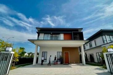 Anika @ Bandar Ainsdale