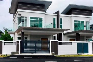 Taman Bunga Raya, Sepang