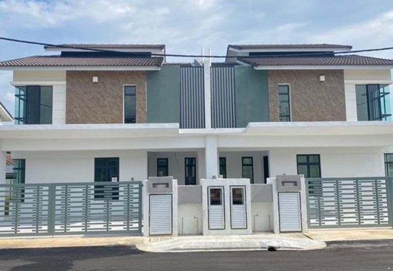 Taman Baiduri, Dengkil