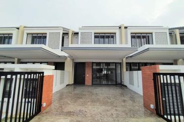 Taman Mutiara, Dengkil