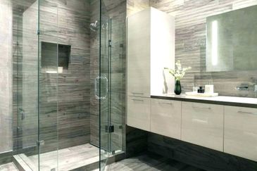 Bandar Enstek (Timur)