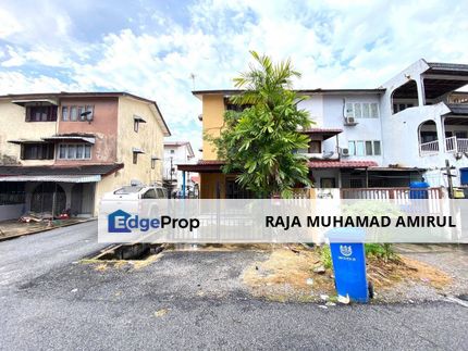 End Lot 3 Storey Terrace Seksyen 25 Shah Alam, Selangor, Shah Alam