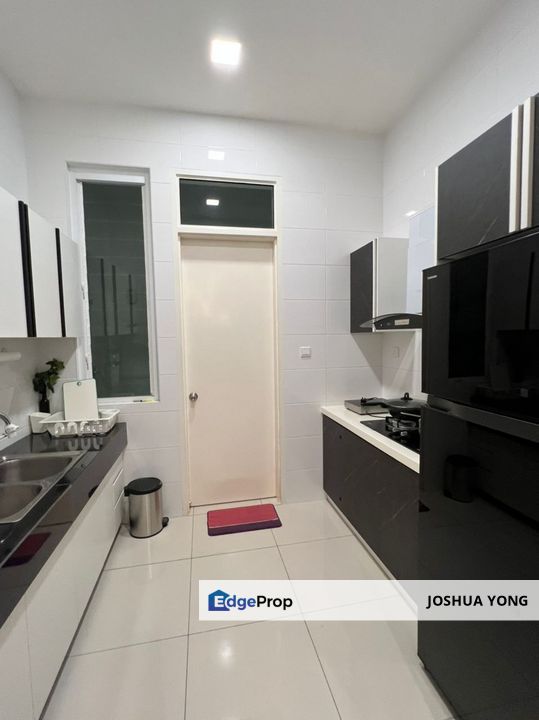 𝐄𝐜𝐨 𝐌𝐚𝐣𝐞𝐬𝐭𝐢𝐜 𝐌𝐞𝐫𝐫𝐲𝐝𝐚𝐥𝐞, 𝐒𝐞𝐦𝐞𝐧𝐲𝐢𝐡 @ 𝟐 𝐒𝐭𝐨𝐫𝐞𝐲 𝐇𝐨𝐮𝐬𝐞 𝐟𝐮𝐥𝐥𝐲 𝐟𝐮𝐫𝐧𝐢𝐬𝐡𝐞𝐝 𝐟𝐨𝐫 𝐑𝐞𝐧𝐭, Selangor, Semenyih