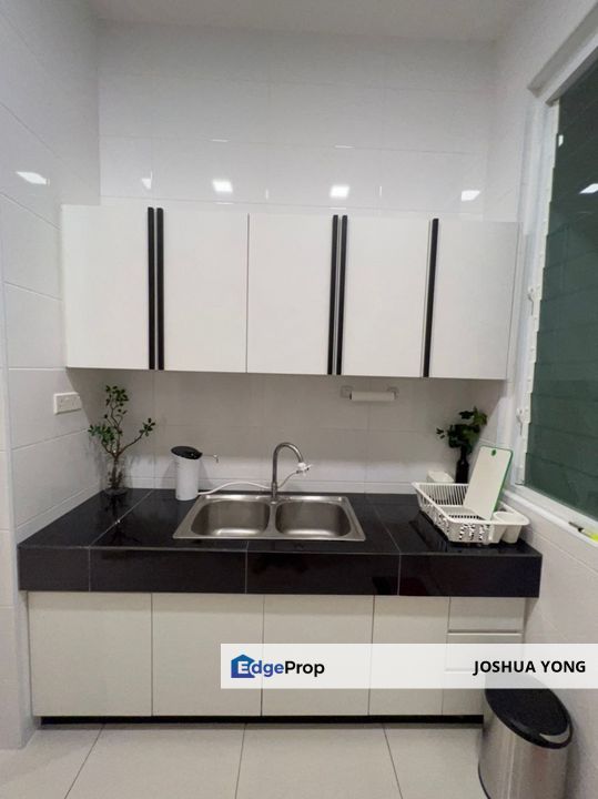 𝐄𝐜𝐨 𝐌𝐚𝐣𝐞𝐬𝐭𝐢𝐜 𝐌𝐞𝐫𝐫𝐲𝐝𝐚𝐥𝐞, 𝐒𝐞𝐦𝐞𝐧𝐲𝐢𝐡 @ 𝟐 𝐒𝐭𝐨𝐫𝐞𝐲 𝐇𝐨𝐮𝐬𝐞 𝐟𝐮𝐥𝐥𝐲 𝐟𝐮𝐫𝐧𝐢𝐬𝐡𝐞𝐝 𝐟𝐨𝐫 𝐑𝐞𝐧𝐭, Selangor, Semenyih