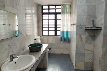 SL 2, Bandar Sungai Long